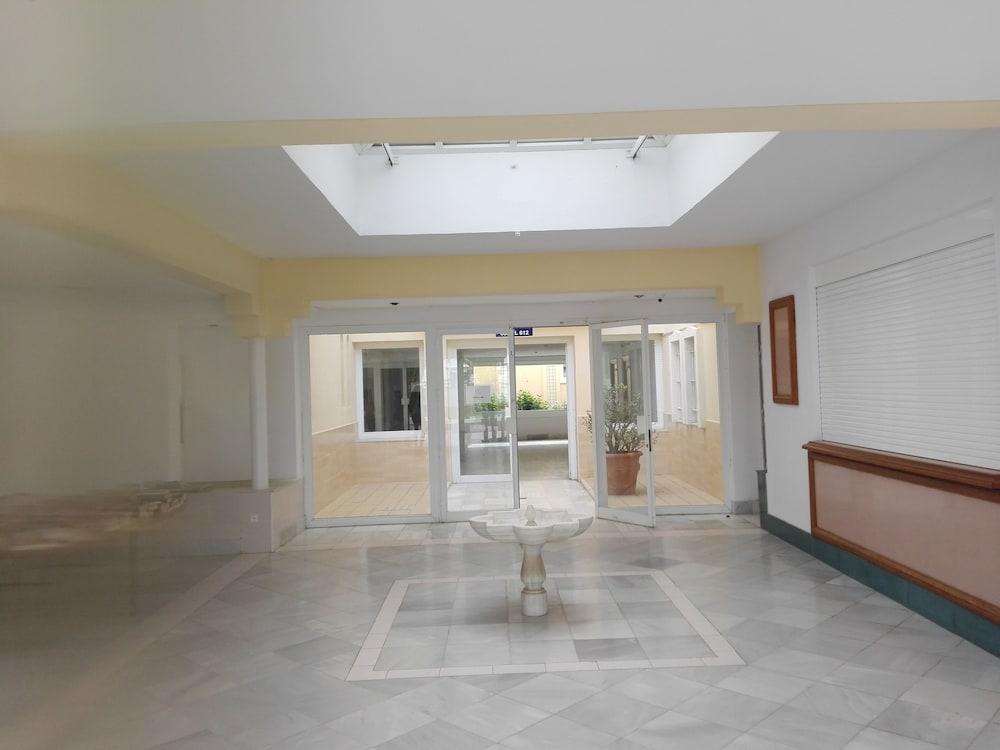 Apartamentos Moguima Roquetas de Mar Eksteriør billede